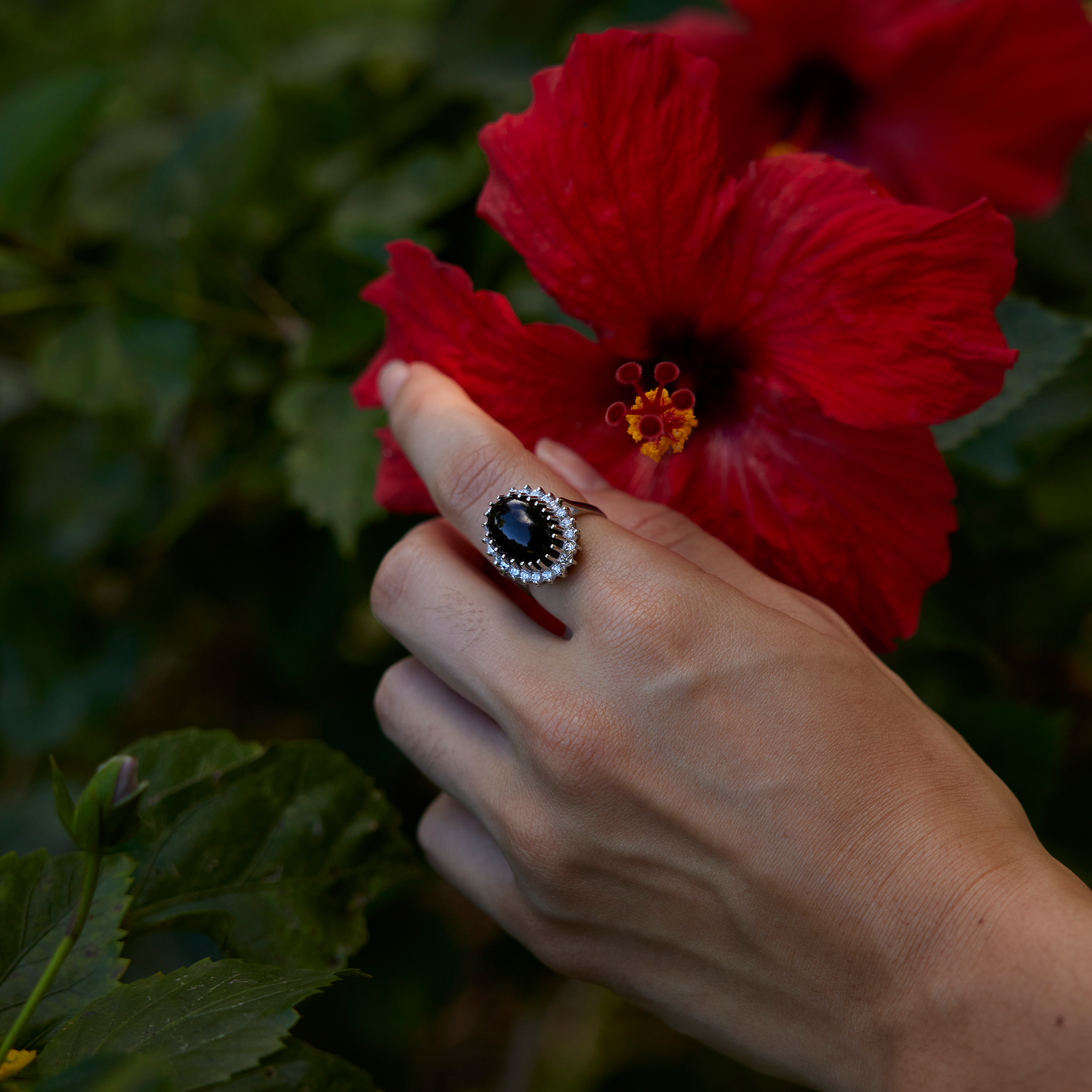 Princess Ka‘iulani Black Coral Ring in White Gold with Diamonds - 18.5mm