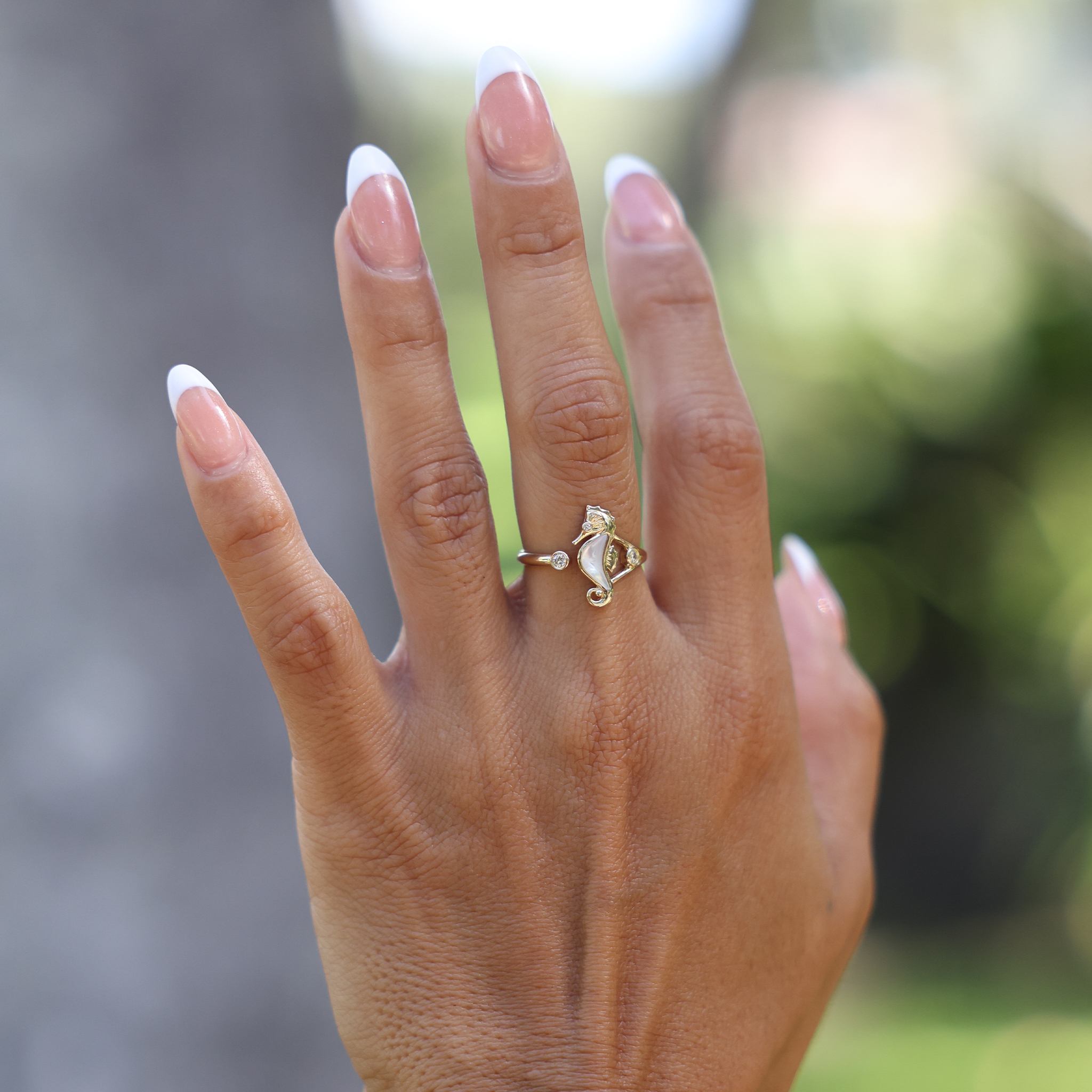 Sealife Seahorse Mother of Pearl Ring in Gold with Diamonds - 15mm