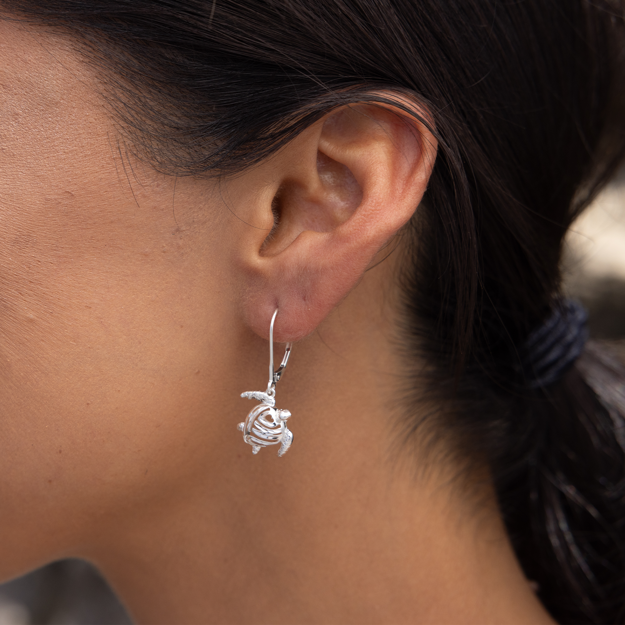 スターリング・シルバーのHonu Earrings－14mm