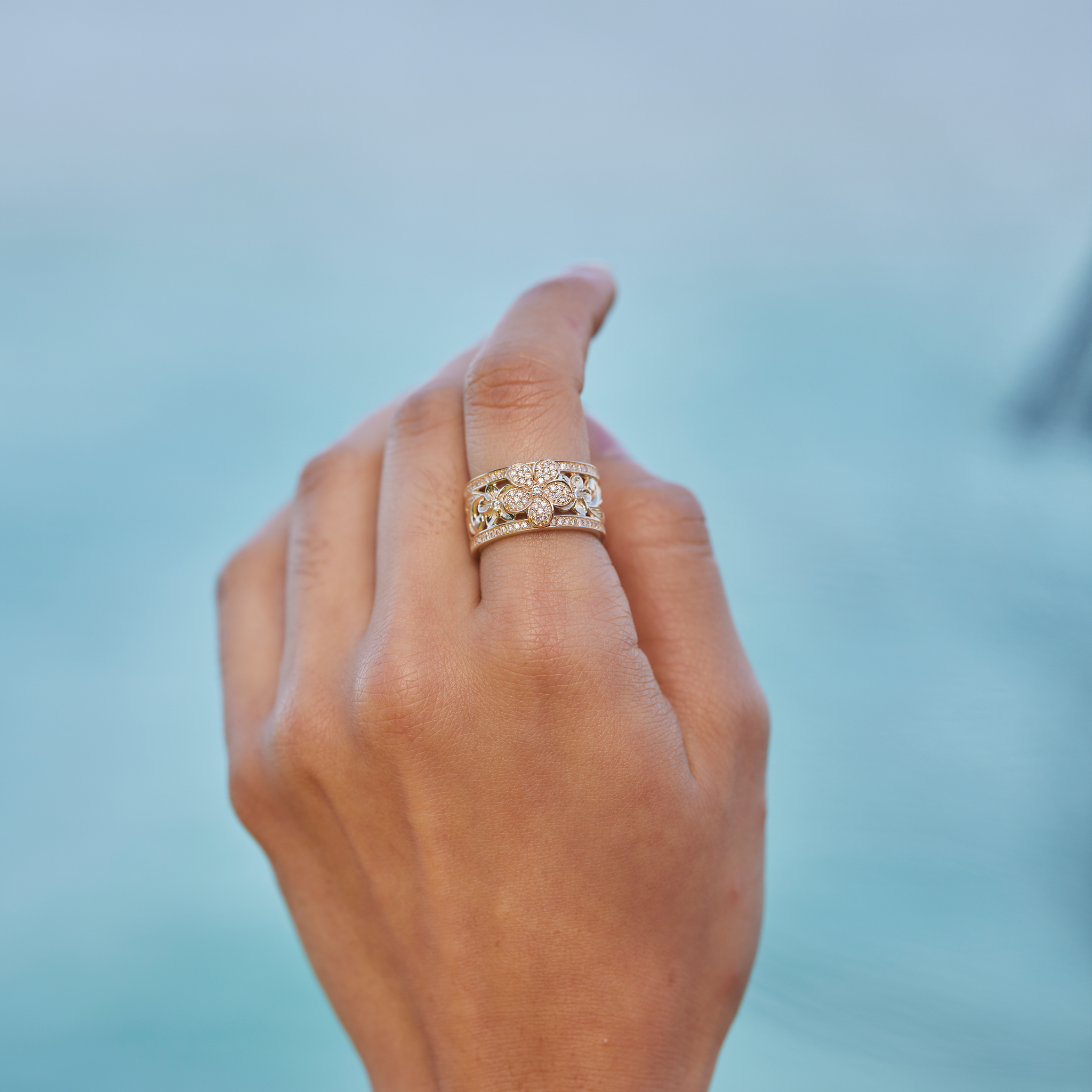 ハワイアンヒールームプルメリアの婚約指輪ダイヤモンドと金の婚約指輪 -  10mm