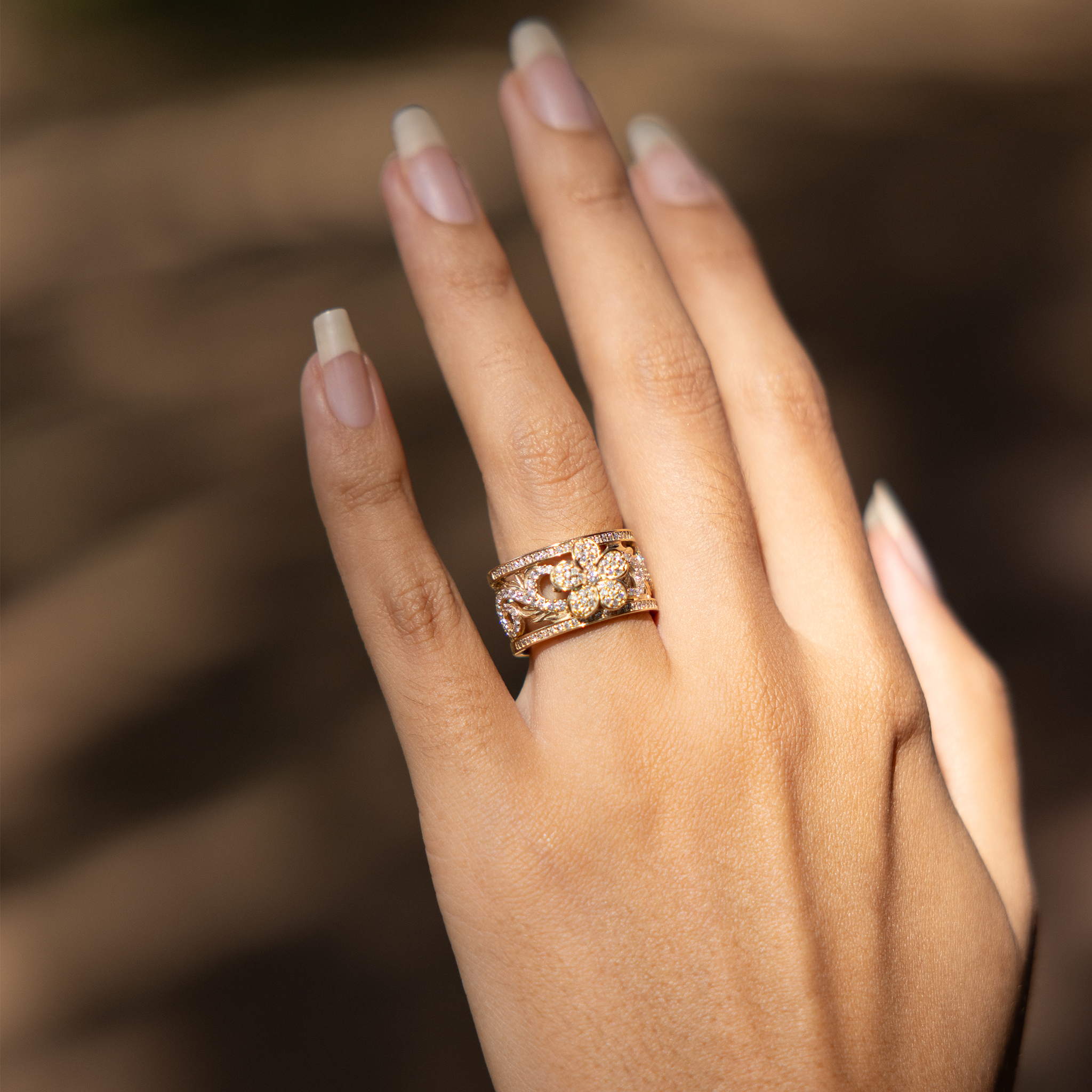 ハワイアンの家宝プルメリア婚約指輪とダイヤモンドと金の婚約指輪-12mm