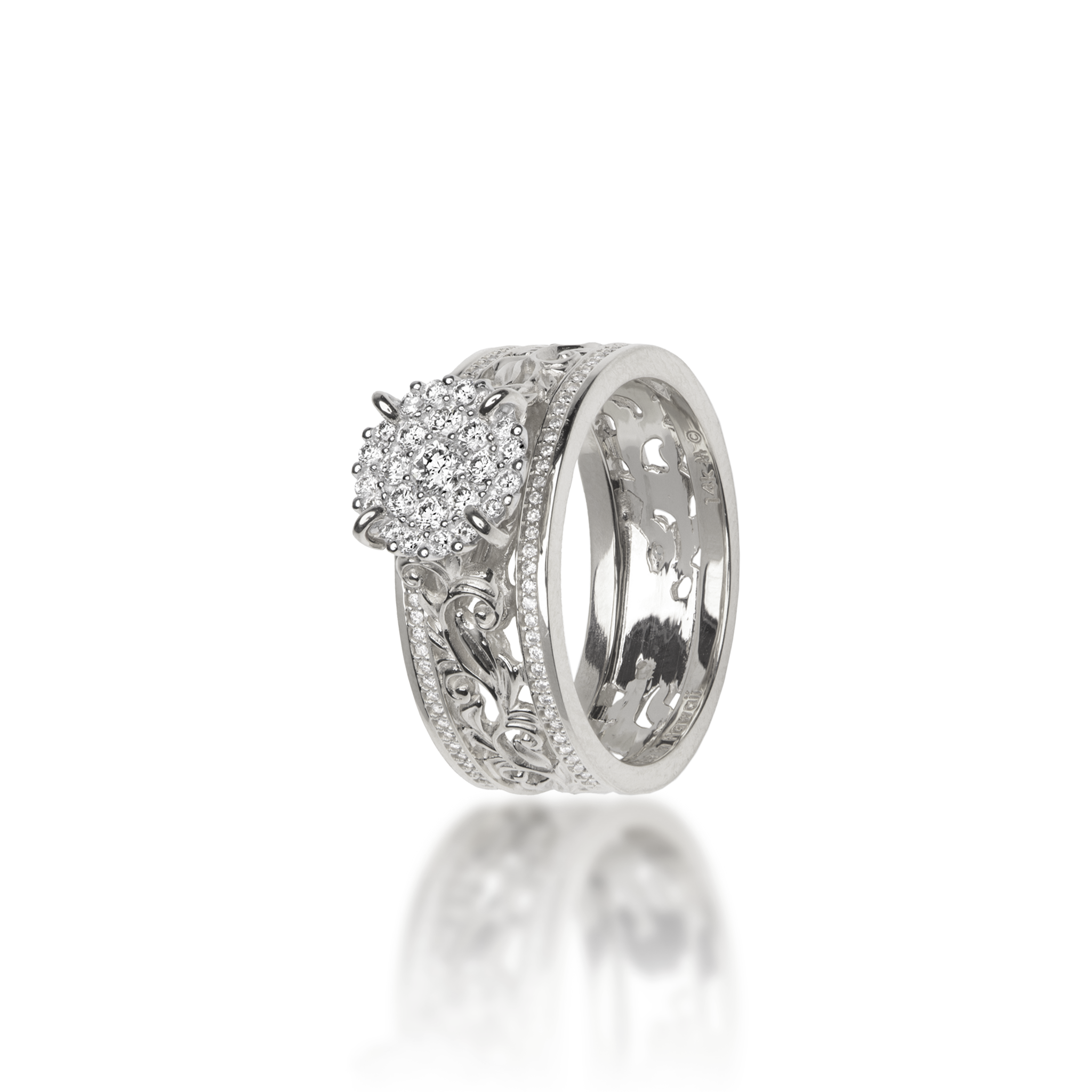 ホワイトゴールドのハワイアンの家宝婚約指輪 -  7mm