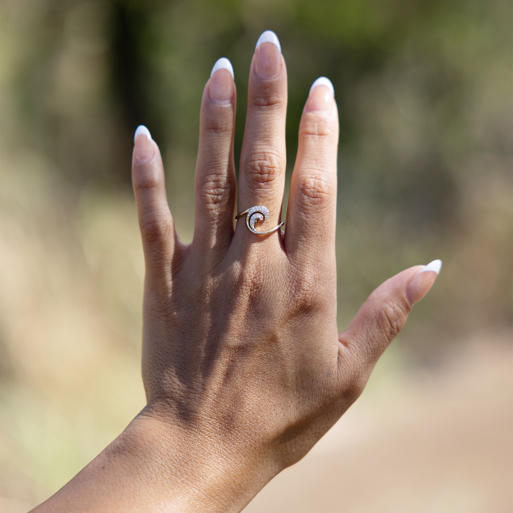 Nalu Ring in Gold with Diamonds  - 12mm