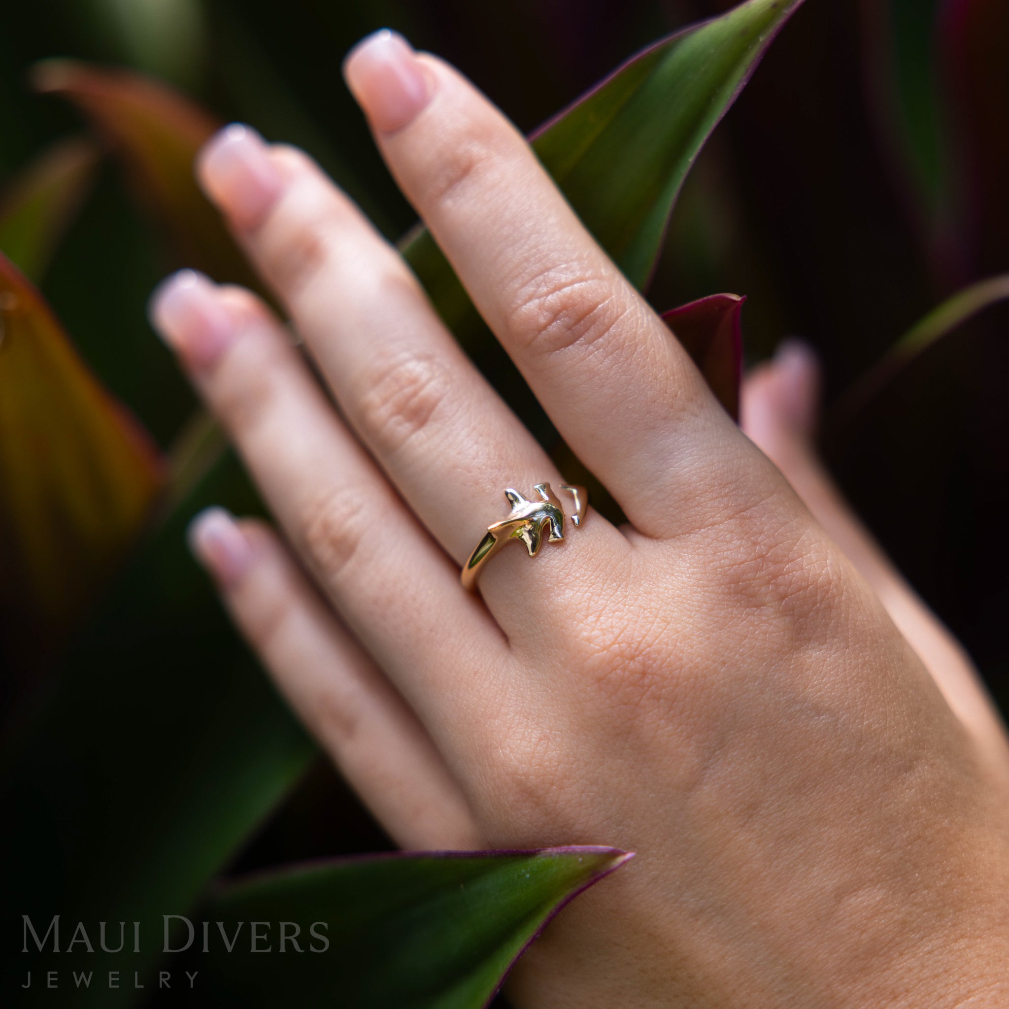 Hammerhead Shark Ring in Gold.