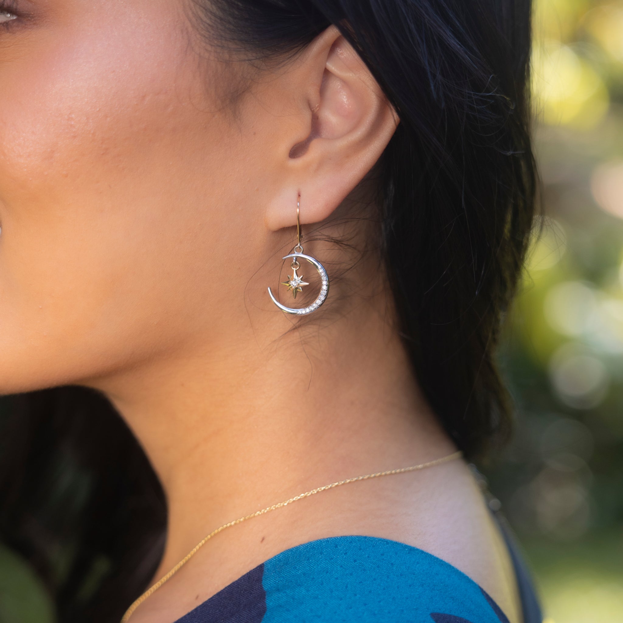 ダイヤモンド付きの2つのトーンゴールドのMoon＆Star MermaidEarrings