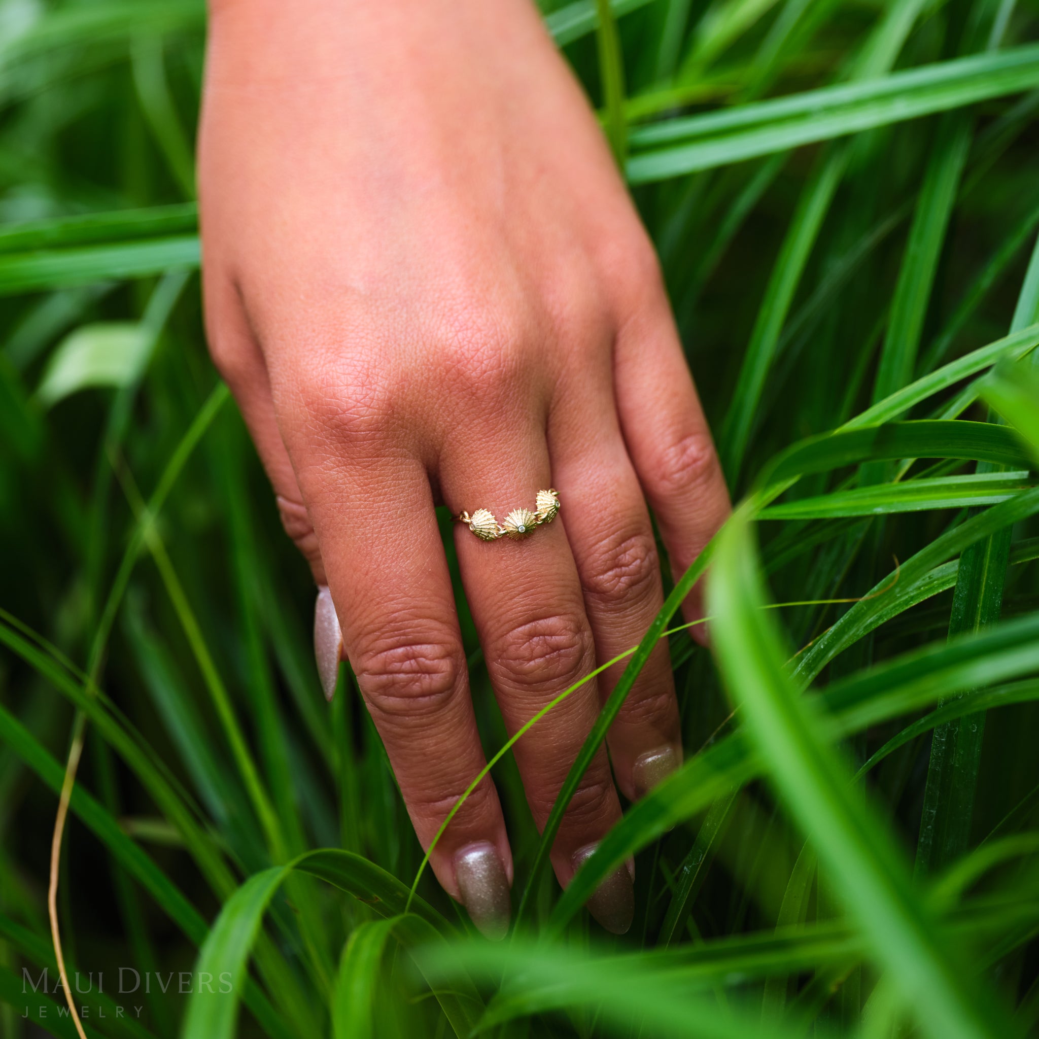 ʻOpihi Ring in Gold with Diamond - 6mm