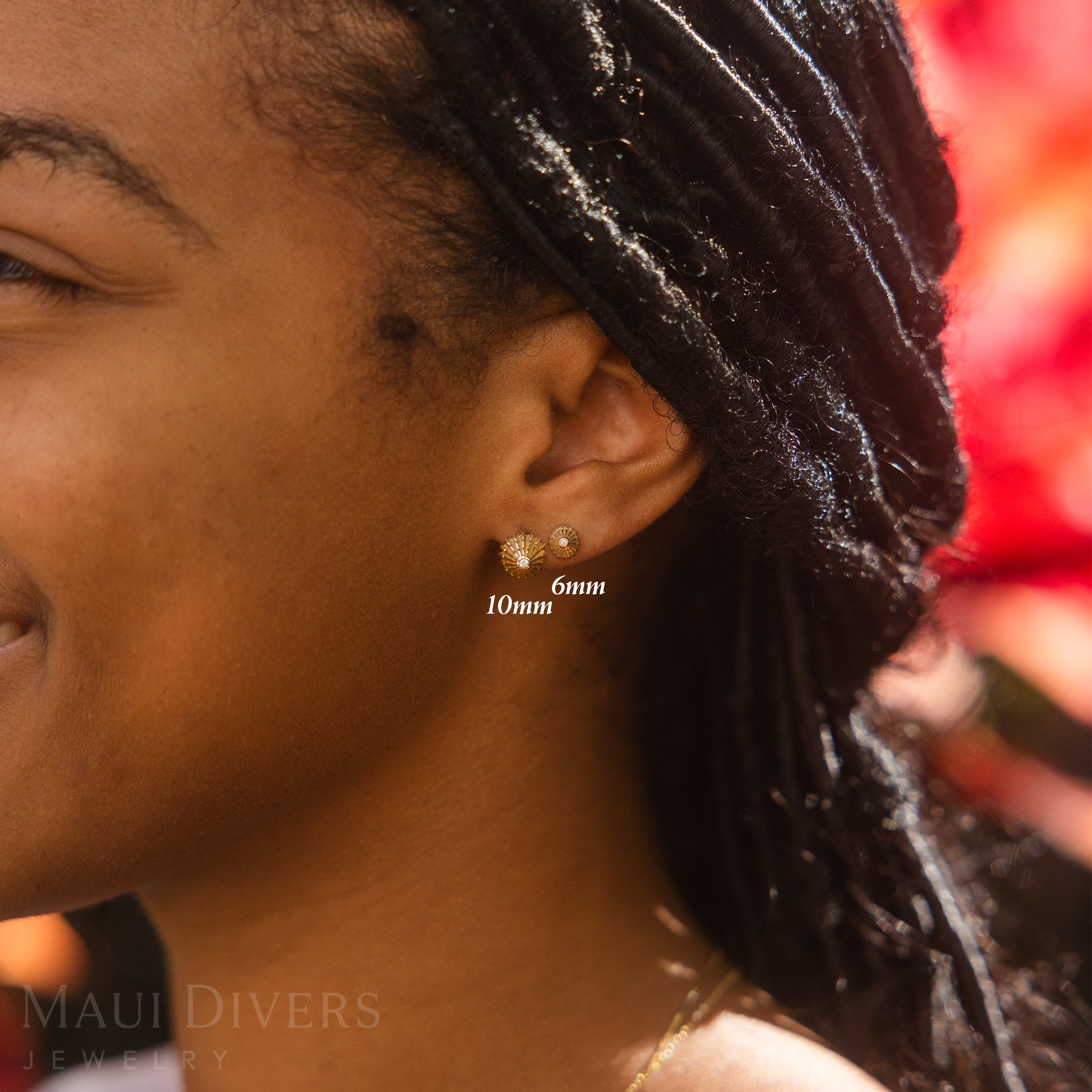 ʻOpihi Earrings in Gold with Diamonds - 6mm