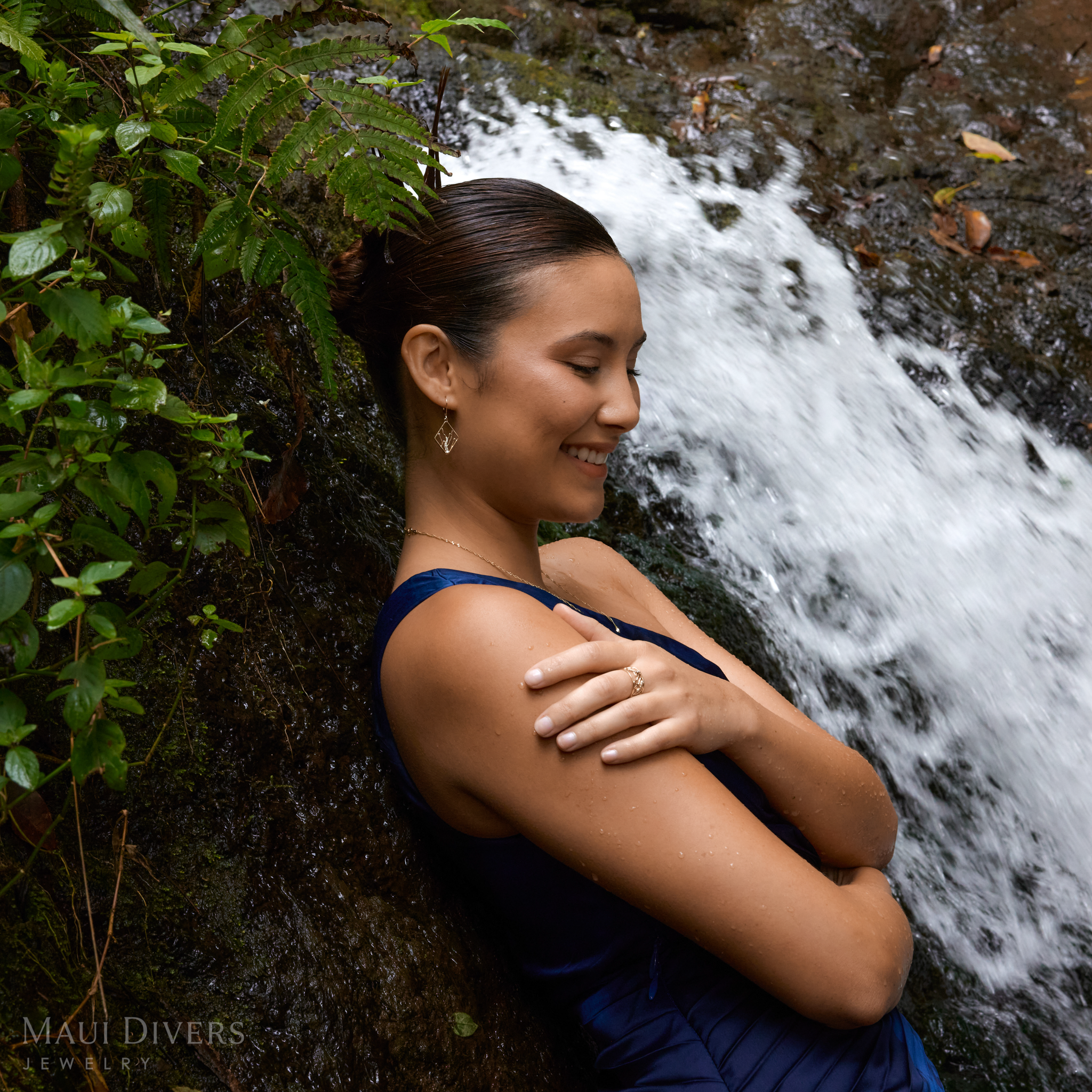 Koʻolau Waterfall Earrings in Gold with Diamonds - 22mm