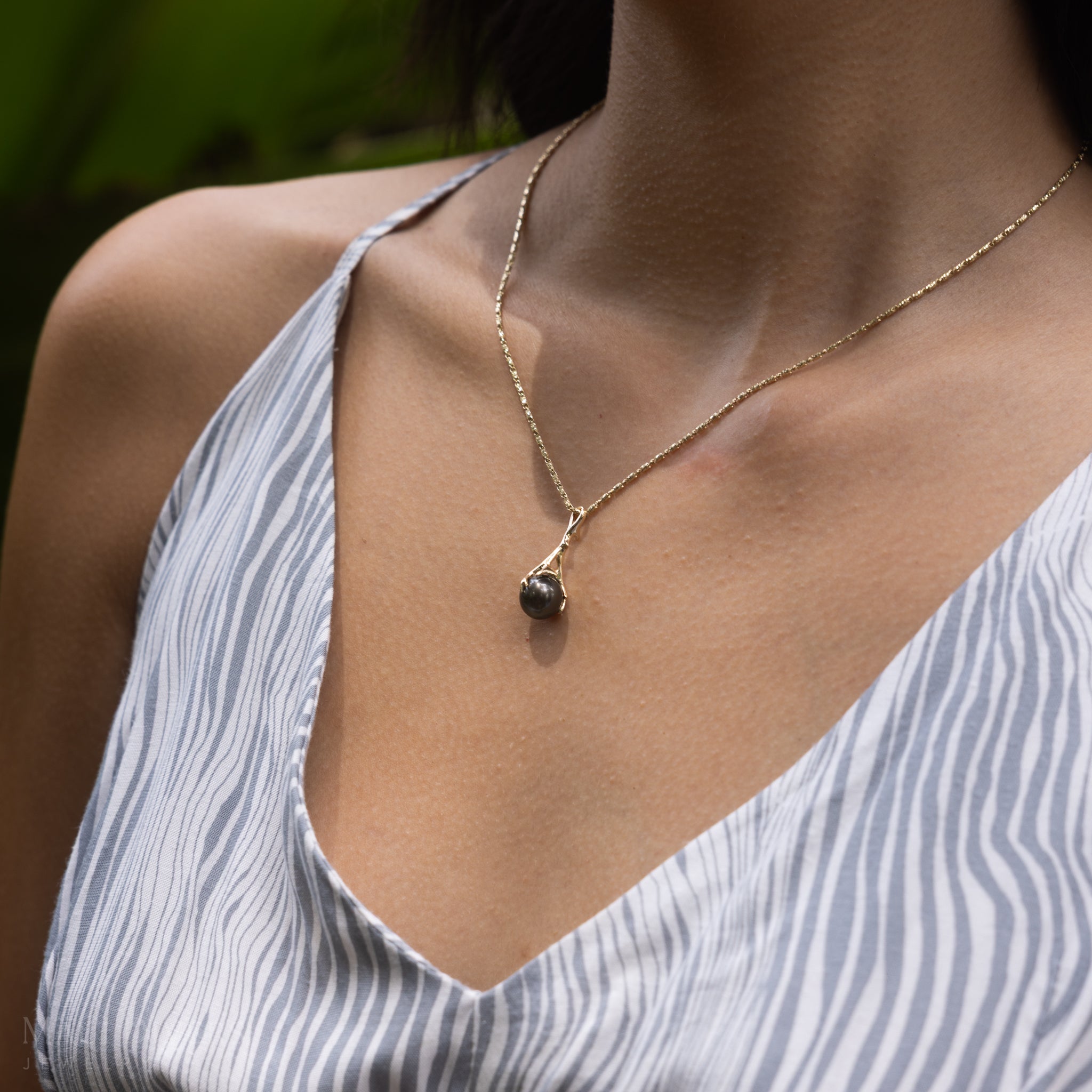 Heritage Tahitian Pearl Pendant in Gold -25mm