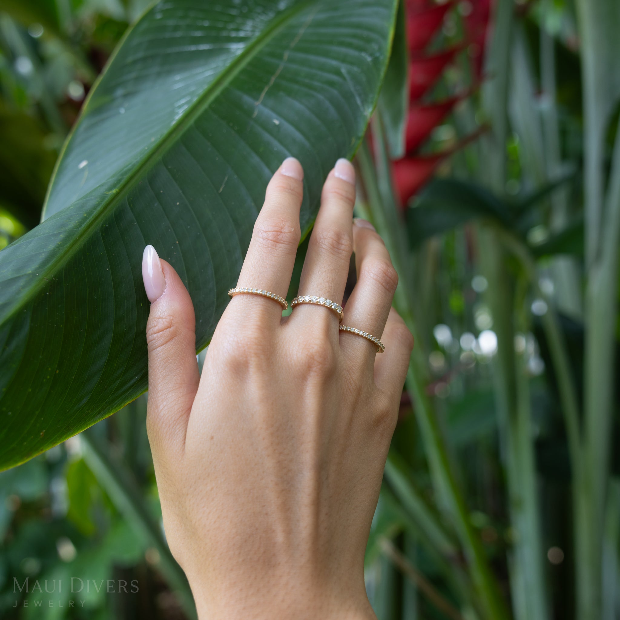 Hidden Hawaiʻi Maile Anniversary Ring in Gold with  Lab Grown Diamonds - 3mm