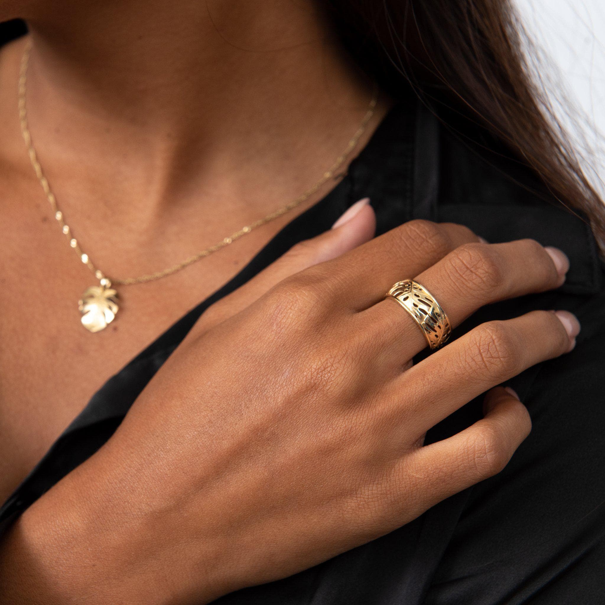 Monstera Ring in Gold - 8mm-Maui Divers Jewelry